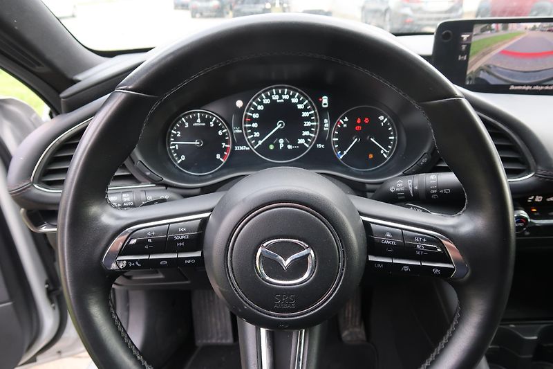 Mazda 3 2,0 X186 AT AWD, Bose,360°kam. - fotka 21 z 29
