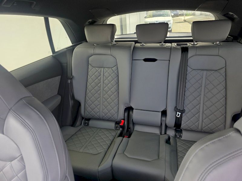 Audi Q8 (2025) SUV 50 TDI quattro - fotka 12 z 26