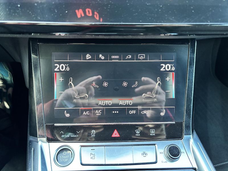 Audi e-tron (2021) 50 Quattro S-Line rezervace - fotka 29 z 38