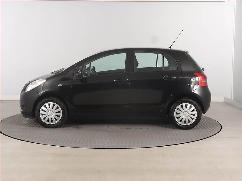 Toyota Yaris (2008) 1.0 VVT-i, po STK, servisované - fotka 3 z 16