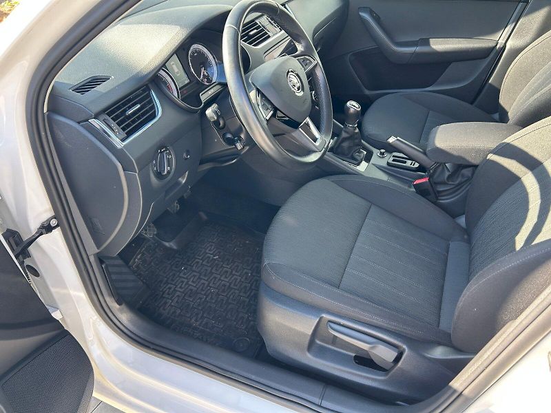Škoda Octavia (2022) 1,6TDI 85kW 35000KM!!! - fotka 13 z 26