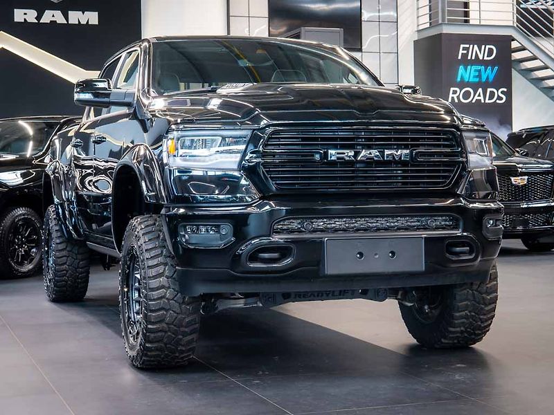 Dodge RAM (2025) 5.7 V8 Laramie 6 LIFT LPG - fotka 7 z 40