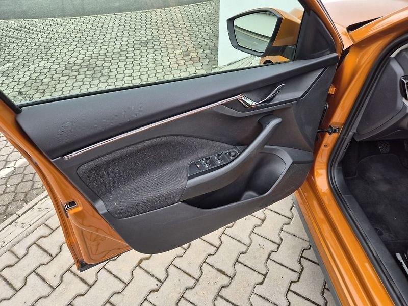 Škoda Kamiq Top Selection 1.0 TSI 85 kW - fotka 26 z 27