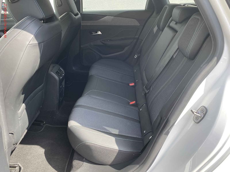 Peugeot 308 (2022) 1.5 HDi, Allure, LED, navi - fotka 10 z 18