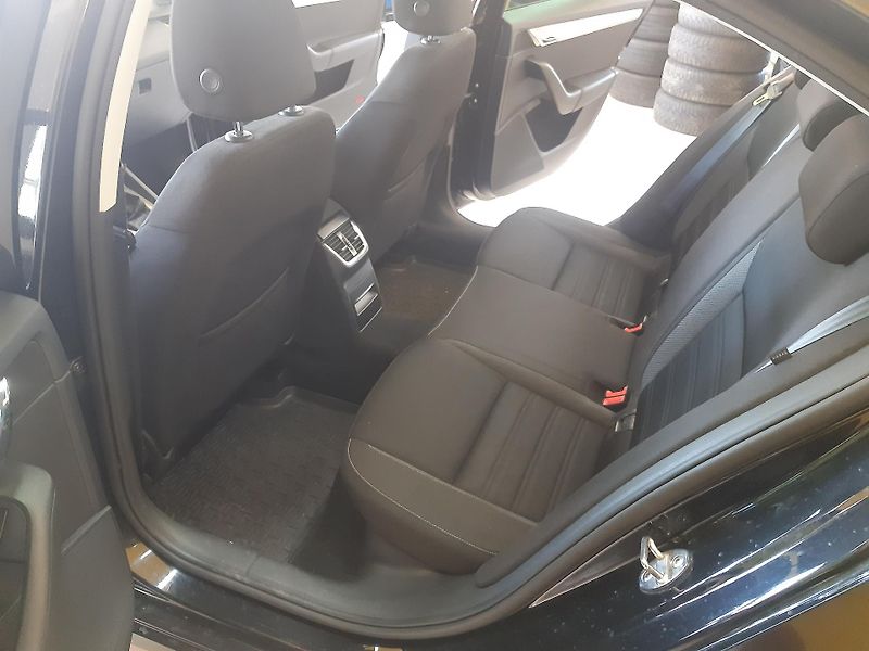 Škoda Octavia 1.6 TDI NAVI KAMERA APP - fotka 21 z 28