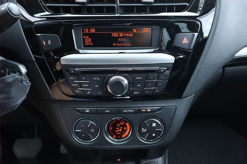 Peugeot 301 (2014) 1.2 VTi, Automat, Serv.kniha - fotka 12 z 17