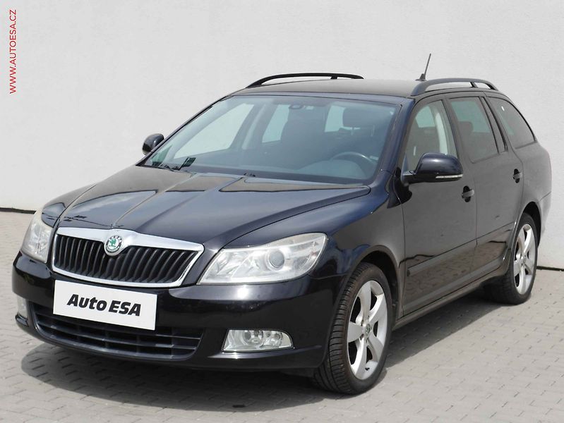 Škoda Octavia (2010) 1.6TDi, Navi, xenon - fotka 3 z 18