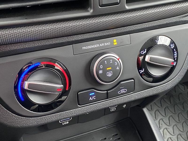 Hyundai i10 1.2i, ČR-1m, Smart, automat - fotka 23 z 31