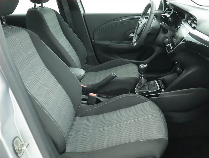 Opel Corsa (2023) 1.2 Turbo, Navi, Tempomat - fotka 9 z 18