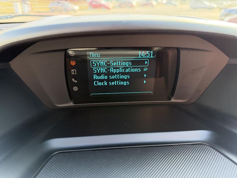 Ford Kuga 1,5 EcoBoost / 110kW  - fotka 23 z 50