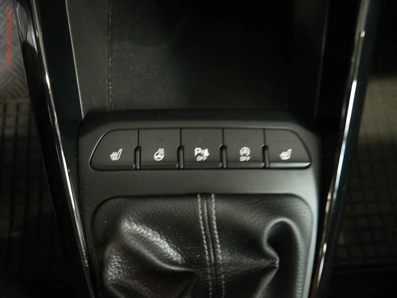 Kia Stonic (2019) 1.2i, 2.maj,ČR, navi, autoAC - fotka 17 z 21