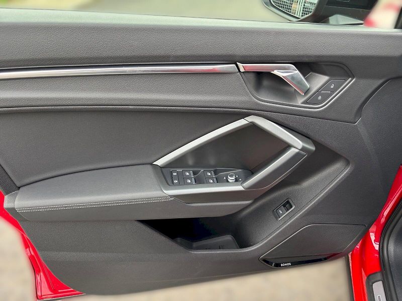 Audi Q3 (2021) Sportback S LINE 45 TFSI 180 K - fotka 25 z 28