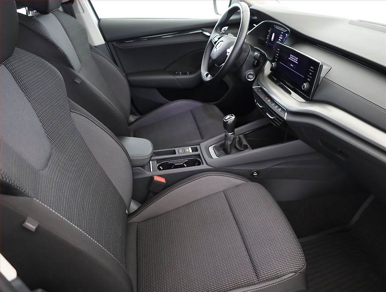 Škoda Octavia (2023) Ambition 2.0 TDI, ČR,1.maj - fotka 7 z 18