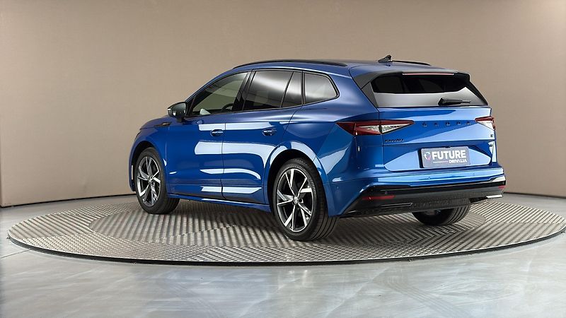 Škoda Enyaq 82 kWh AUT 80 Sportline - fotka 2 z 36