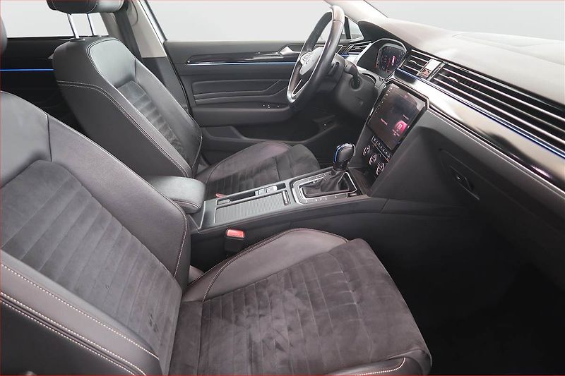 Volkswagen Passat (2020) R-Line 2.0 TDI, Automat, Kůže - fotka 9 z 18