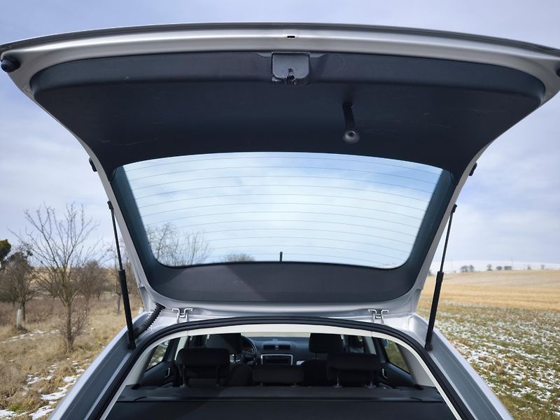 Škoda Octavia 1,4TSI 90kW 1 MAJITEL - fotka 38 z 49