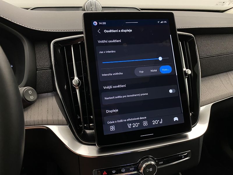 Volvo XC90 T8 RECHARGE BRIGHT ULTRA 7míst - fotka 57 z 70