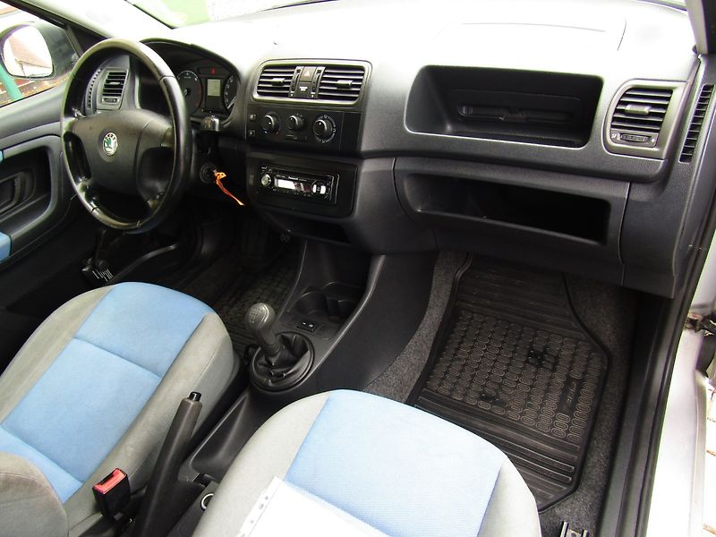 Škoda Fabia (2008) 1.4 TDI  59kW - fotka 14 z 32
