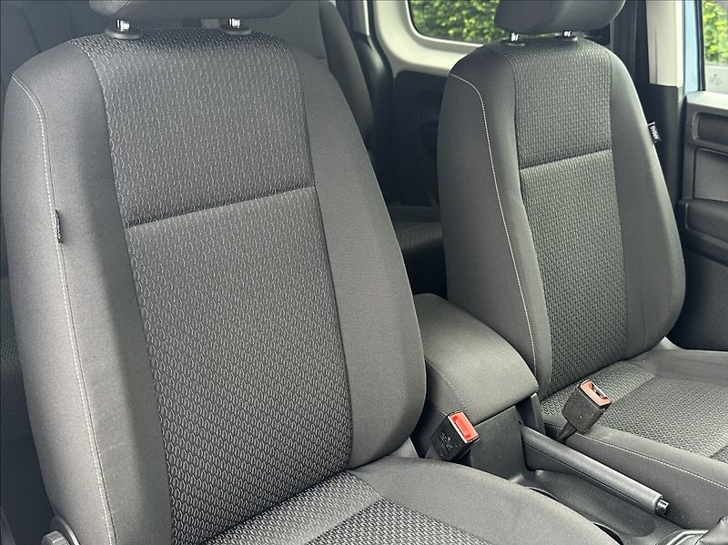 Volkswagen Caddy 2,0 TDI 122PS  Maxi Trend-7 4x - fotka 17 z 50