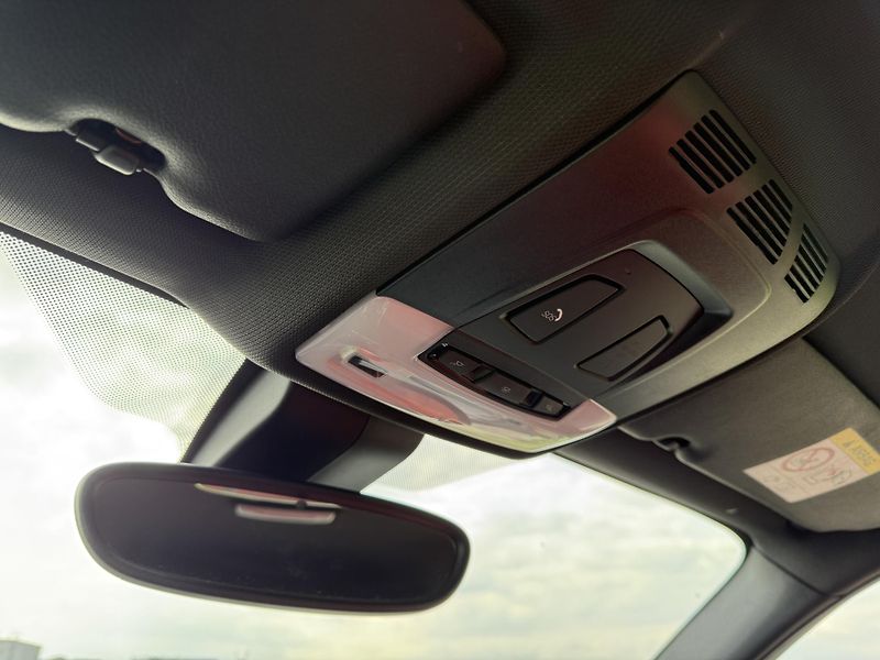 BMW Řada 1 M135i xDRIVE NAVI H/K LED KŮŽE - fotka 35 z 43