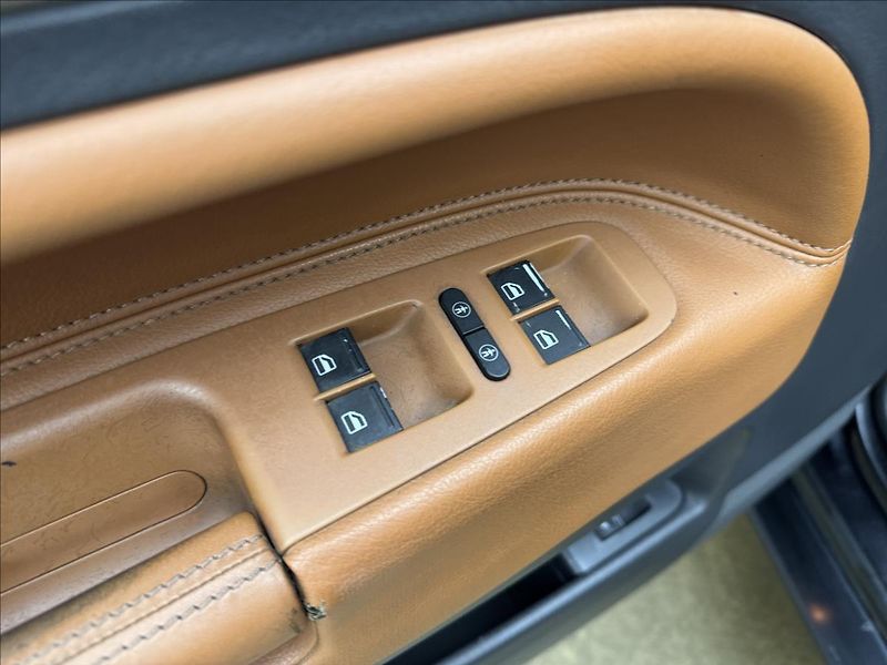 Volkswagen Touareg 3,0 165kW V6 NZ.TOP KŮŽE TAŽNÉ - fotka 30 z 42