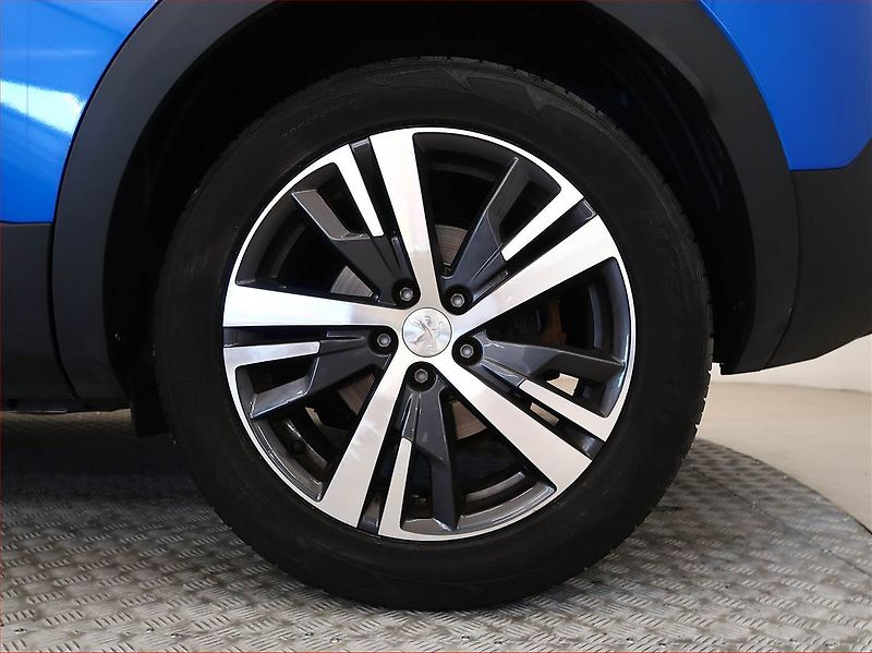 Peugeot 3008 (2022) 1.5 BlueHDi - fotka 15 z 18