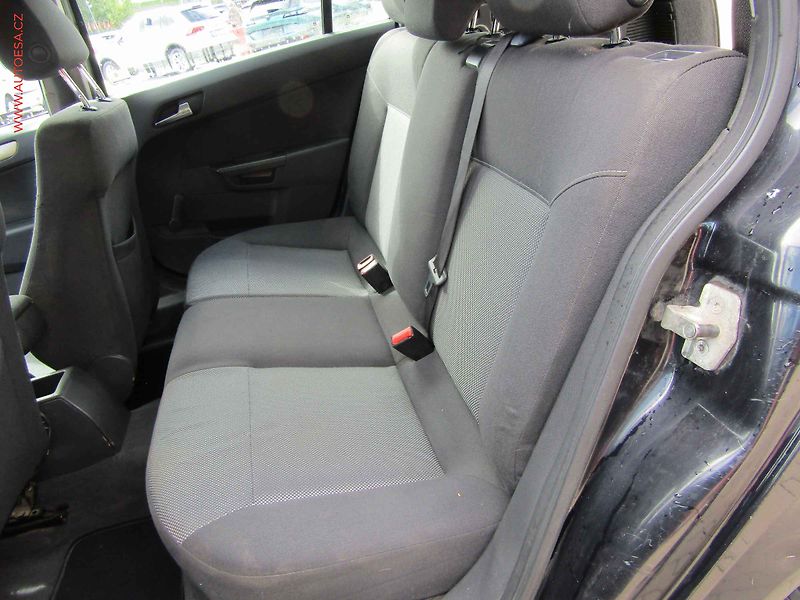 Opel Astra (2008) 1.9 CDTi, 2.maj,ČR, AC - fotka 10 z 16