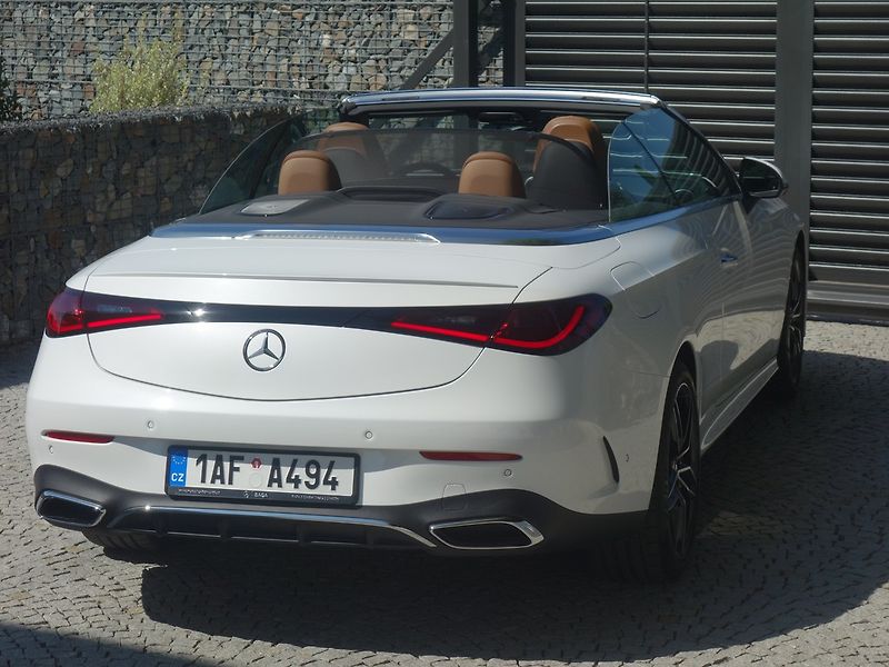 Mercedes-Benz CLE (2024) 300*4M*CABRIO*AMG*TOP-VÝB*CZ!! - fotka 8 z 50