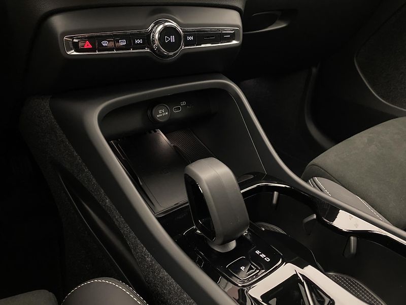 Volvo XC40 (2026) B3 AUT DARK ULTRA  - fotka 35 z 63