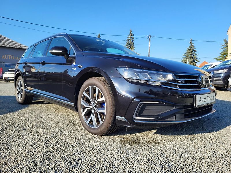 Volkswagen Passat 1.4 TSI PHEV GTE HYBRID - fotka 30 z 48