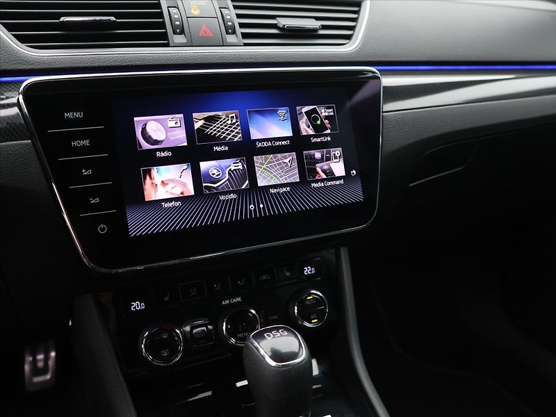 Škoda Superb 2,0 TDI 140kW DSG Sportline - fotka 16 z 28
