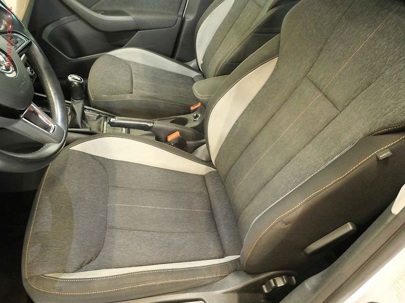 Škoda Scala (2019) 1.6 TDI, ČR, LED, park. - fotka 9 z 22