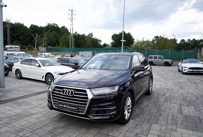 Audi Q7 3.0 TDI 200 kW/Q/7míst - fotka 2 z 49