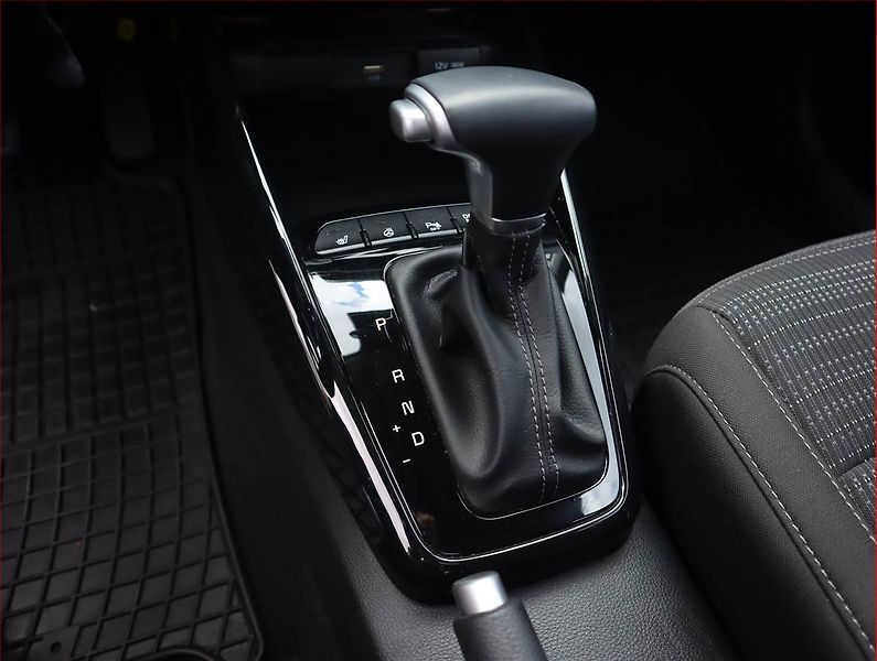 Kia Stonic (2023) 1.0 T-GDI, Automat, Serv.kniha - fotka 16 z 22