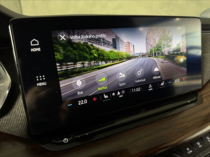 Škoda Octavia 2,0 TDi  DSG 4x4 Scout Virtual - fotka 34 z 47