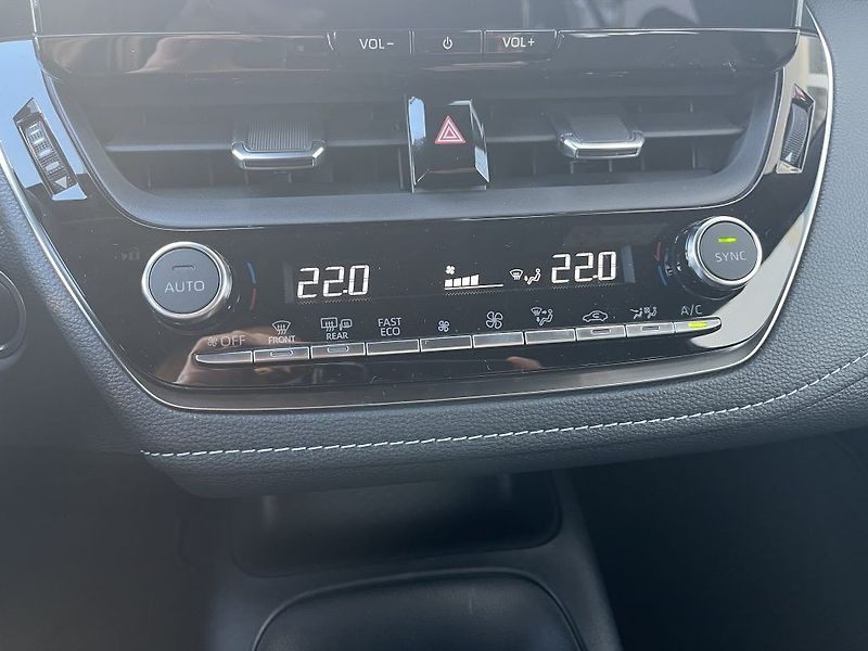 Toyota Corolla 1.8 hybrid Comfort - fotka 19 z 26