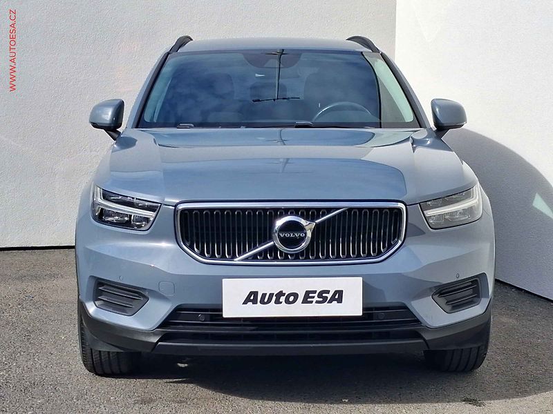 Volvo XC40 (2021) 1.5 T2, 2.maj,ČR, Momentum - fotka 2 z 16