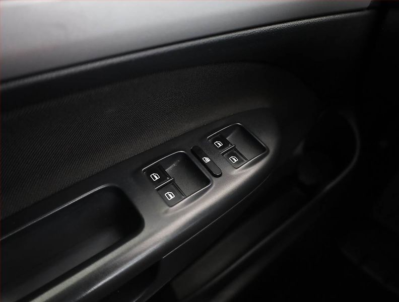 Škoda Octavia (2012) 1.6 TDI, Xenony, Tempomat - fotka 13 z 16