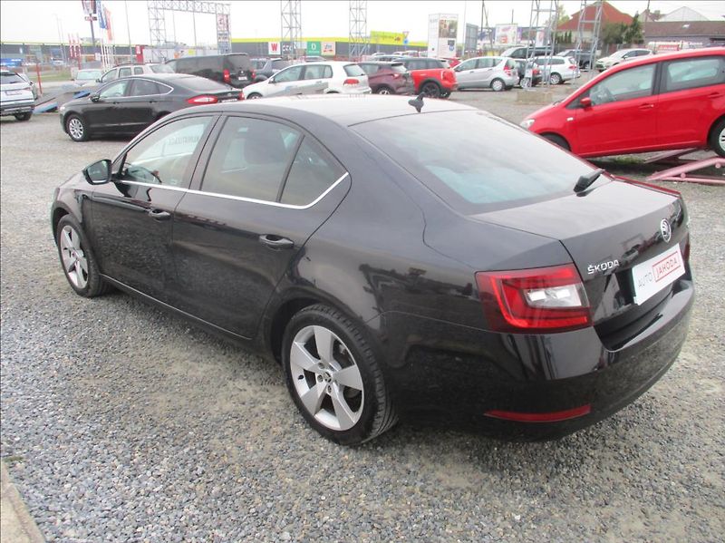 Škoda Octavia 2,0 TDI, Style,DSG,ZAMLUVENO, - fotka 7 z 47