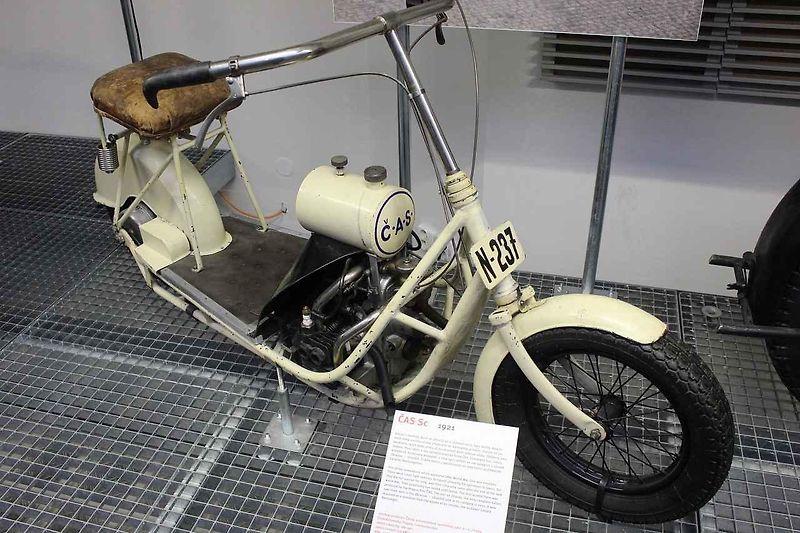 Firma JAC Jaroslava Cvacha z Horažďovic nabízela nejlevnější typ motocyklu v kubatuře 500.