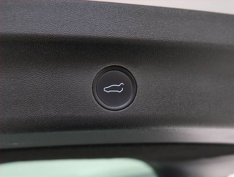 Tesla Model Y (2023) RWD LFP 60kWh, SoH 97% - fotka 19 z 31