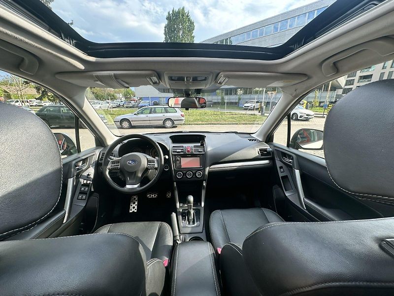 Subaru Forester (2013) 2.0XT Executive MY2013 - fotka 9 z 17