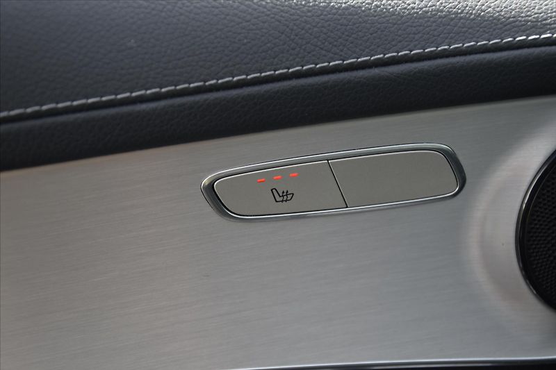 Mercedes-Benz GLC 220d 4MATIC COUPE SERV.KNIHA - fotka 24 z 27