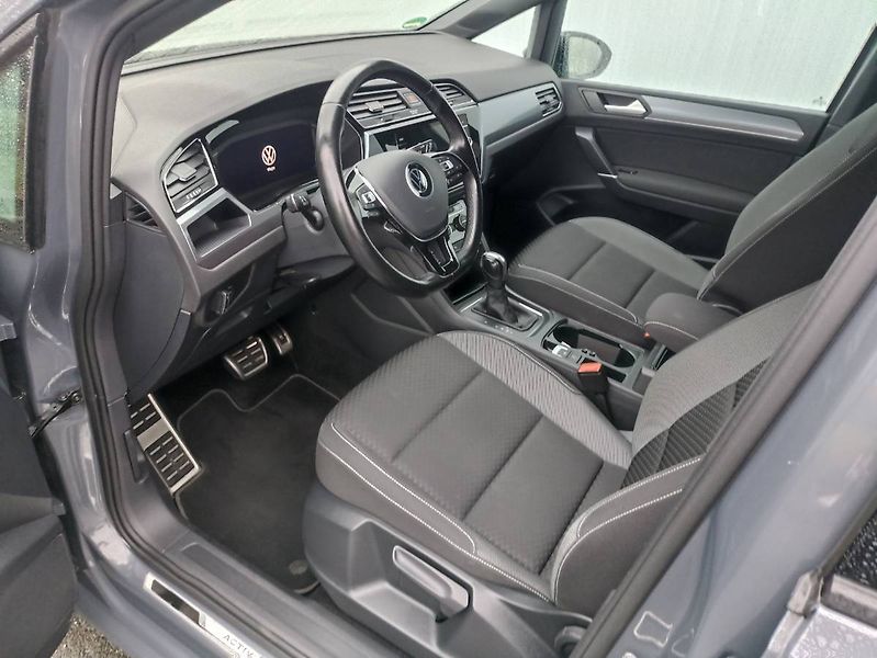 Volkswagen Touran (2022) 2.0 TDI DSG 7míst tažné - fotka 8 z 33