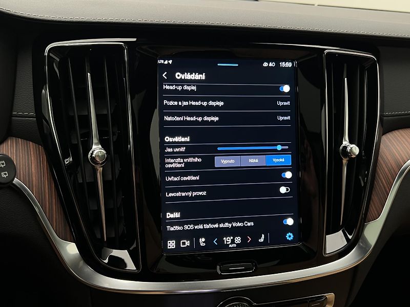 Volvo V60 T6 AWD ULTRA BRIGHT AUT - fotka 40 z 46