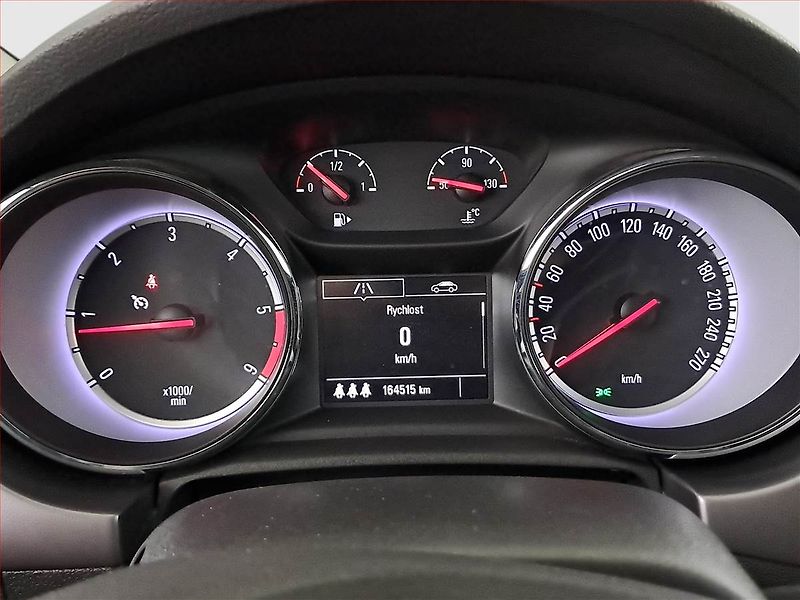 Opel Astra (2016) 1.6 CDTI, Tempomat - fotka 11 z 17
