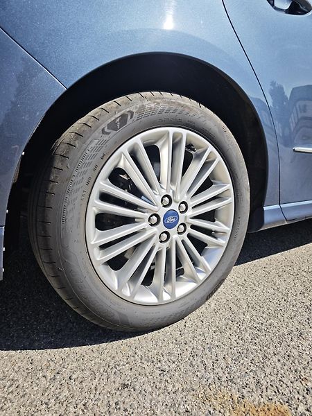 Ford S-MAX (2020) 2,0 TDCi 140kW, VIGNALE  8AUT - fotka 5 z 46