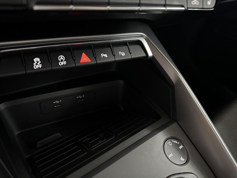 Audi A3 (2024) Sportback 35 TFSI - CZ - DPH - fotka 18 z 22