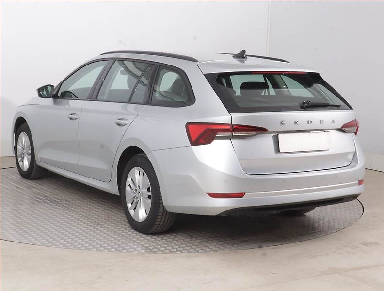 Škoda Octavia (2023) Ambition 2.0 TDI, ČR,1.maj - fotka 4 z 15