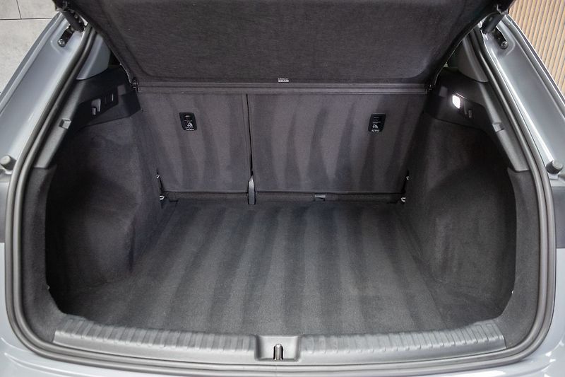 Audi Q4 e-tron 45*82kWH*QUATTRO*SoH92%*ČR 1.M - fotka 42 z 46